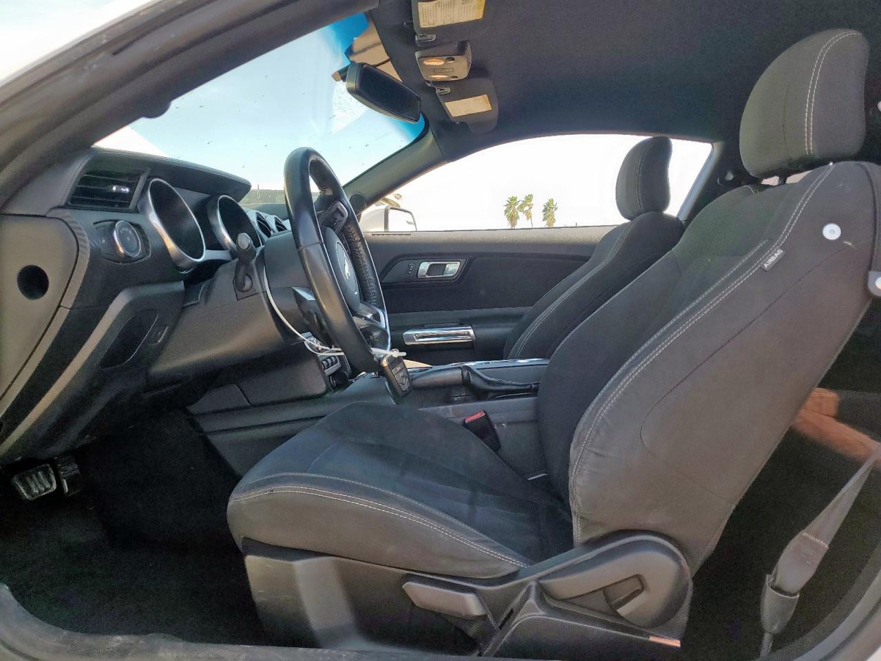 2018 Ford Mustang VIN: 1FA6P8TH0J5113933 Lot: 92417315