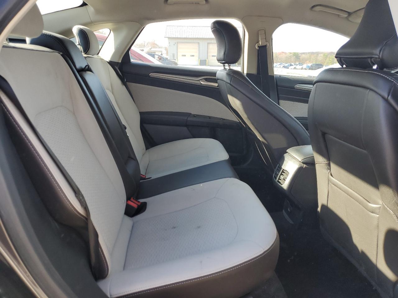 2019 Ford Fusion Se VIN: 3FA6P0HD5KR208204 Lot: 92704995