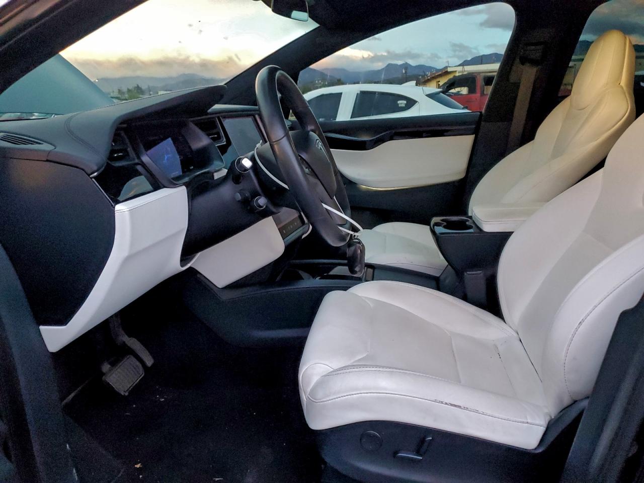 2019 Tesla Model X VIN: 5YJXCAE27KF215045 Lot: 94101175