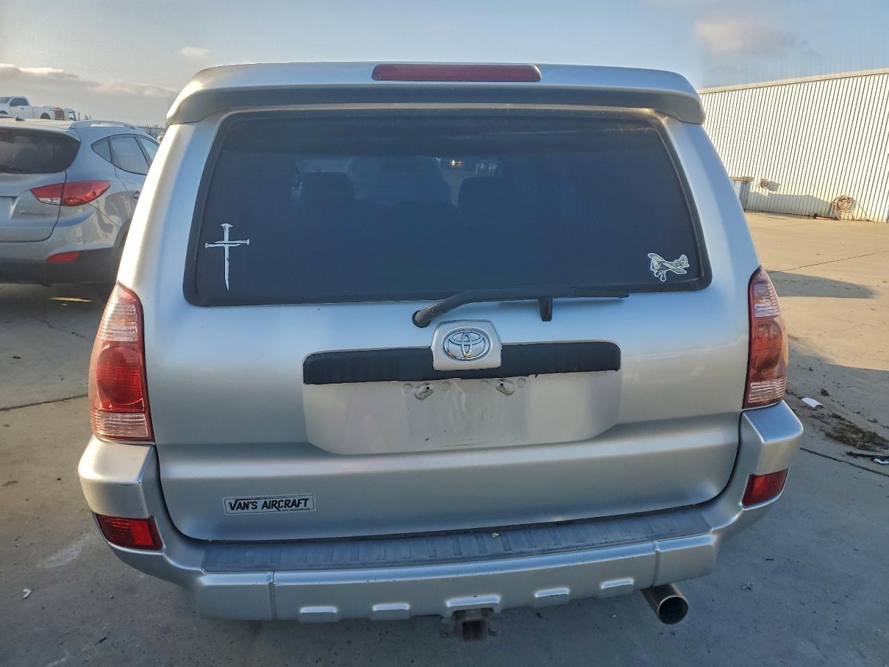 2004 Toyota 4Runner Sr5 VIN: JTEBU14R540027899 Lot: 94100035