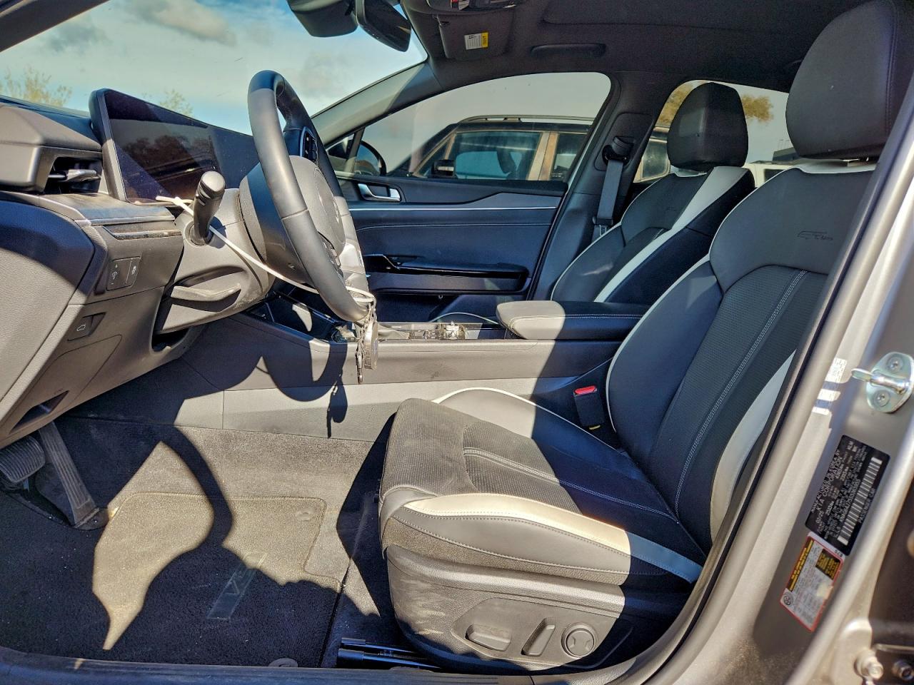 2025 Kia K5 Gt Line VIN: KNAG64J75S5365955 Lot: 93502225