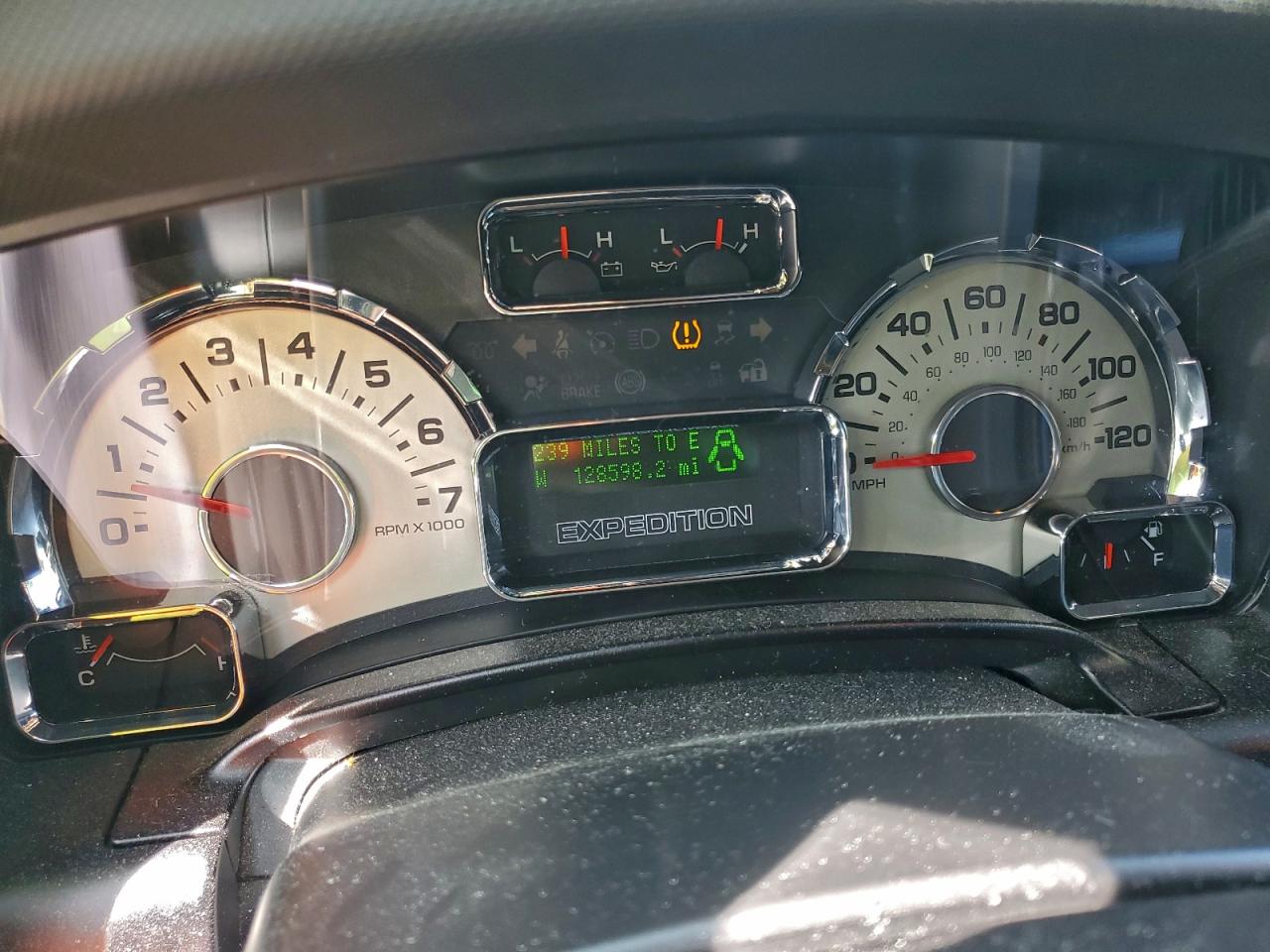 2013 Ford Expedition Limited VIN: 1FMJU1K52DEF31390 Lot: 94446825