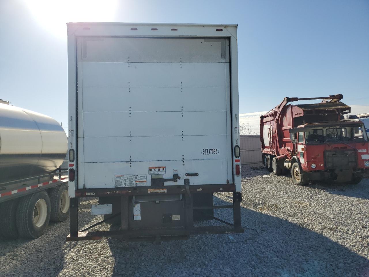 2017 International Ma025 Box Truck VIN: 1HTMMMMMXHH637228 Lot: 91717095