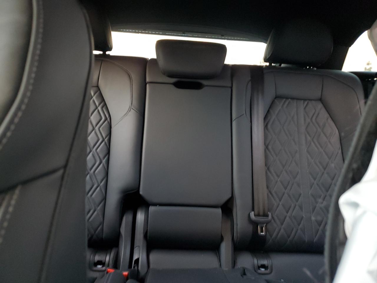 2025 Audi Sq5 Premium Plus VIN: WA125AGU0S2041190 Lot: 92857825