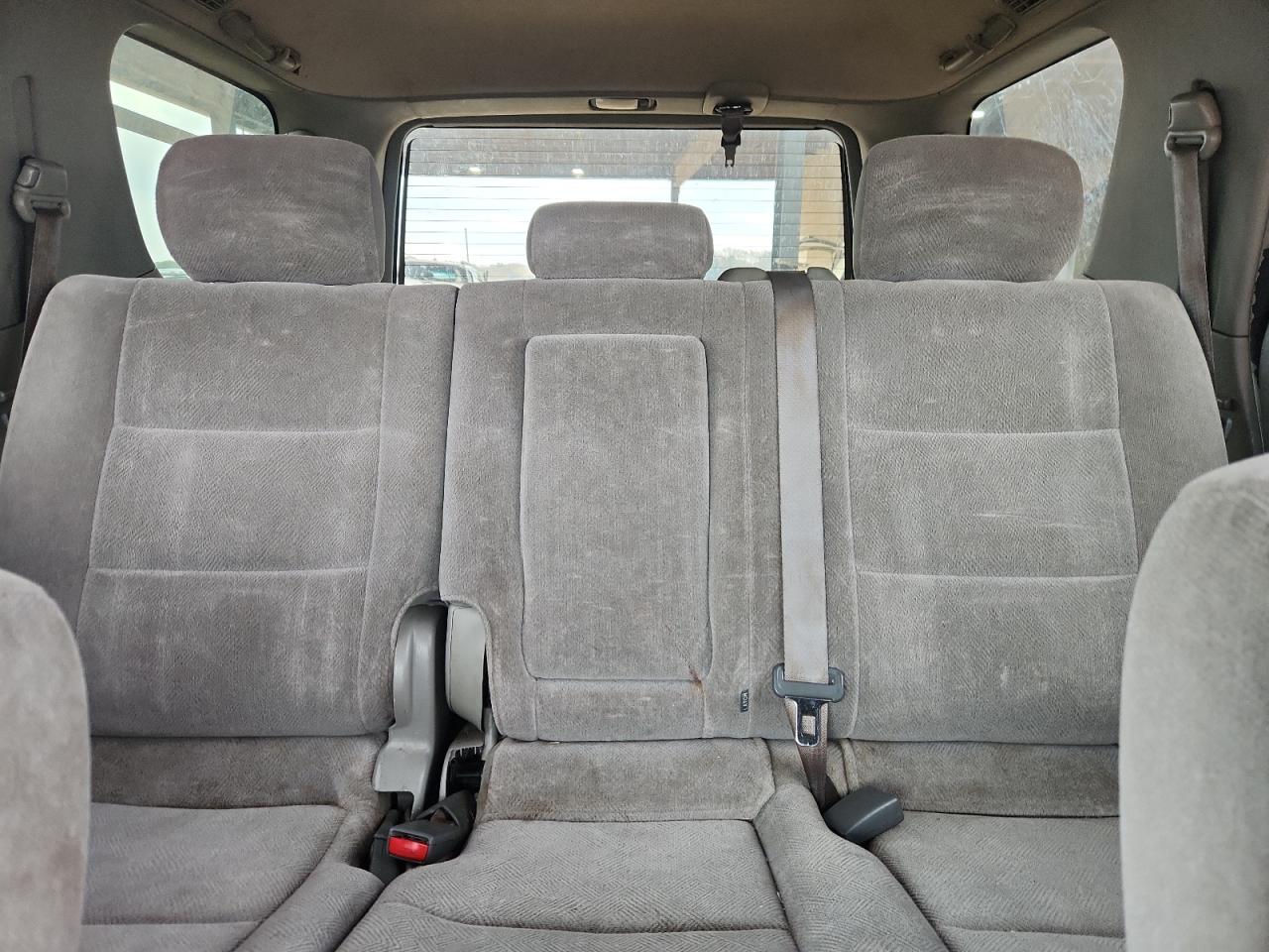 2002 Toyota Sequoia Sr5 VIN: 5TDBT44A02S098649 Lot: 93710425