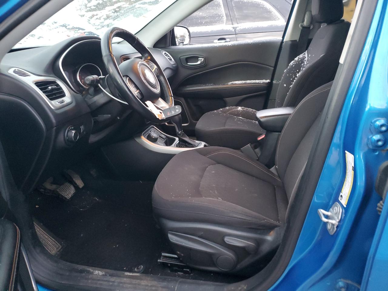 2018 Jeep Compass Sport VIN: 3C4NJDAB1JT343303 Lot: 92097835