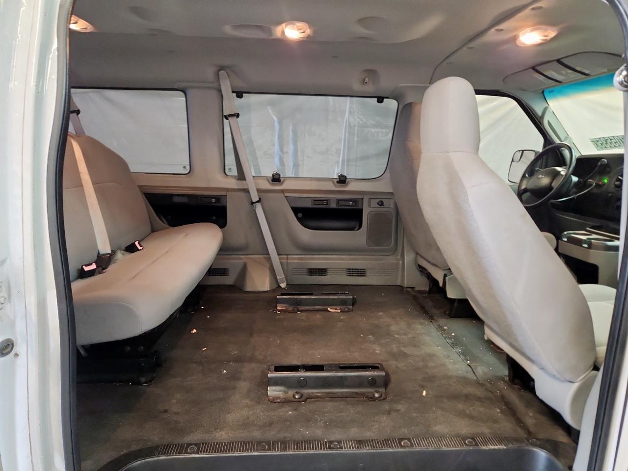 2013 Ford Econoline E350 Super Duty Wagon VIN: 1FBNE3BL8DDB05419 Lot: 92705535