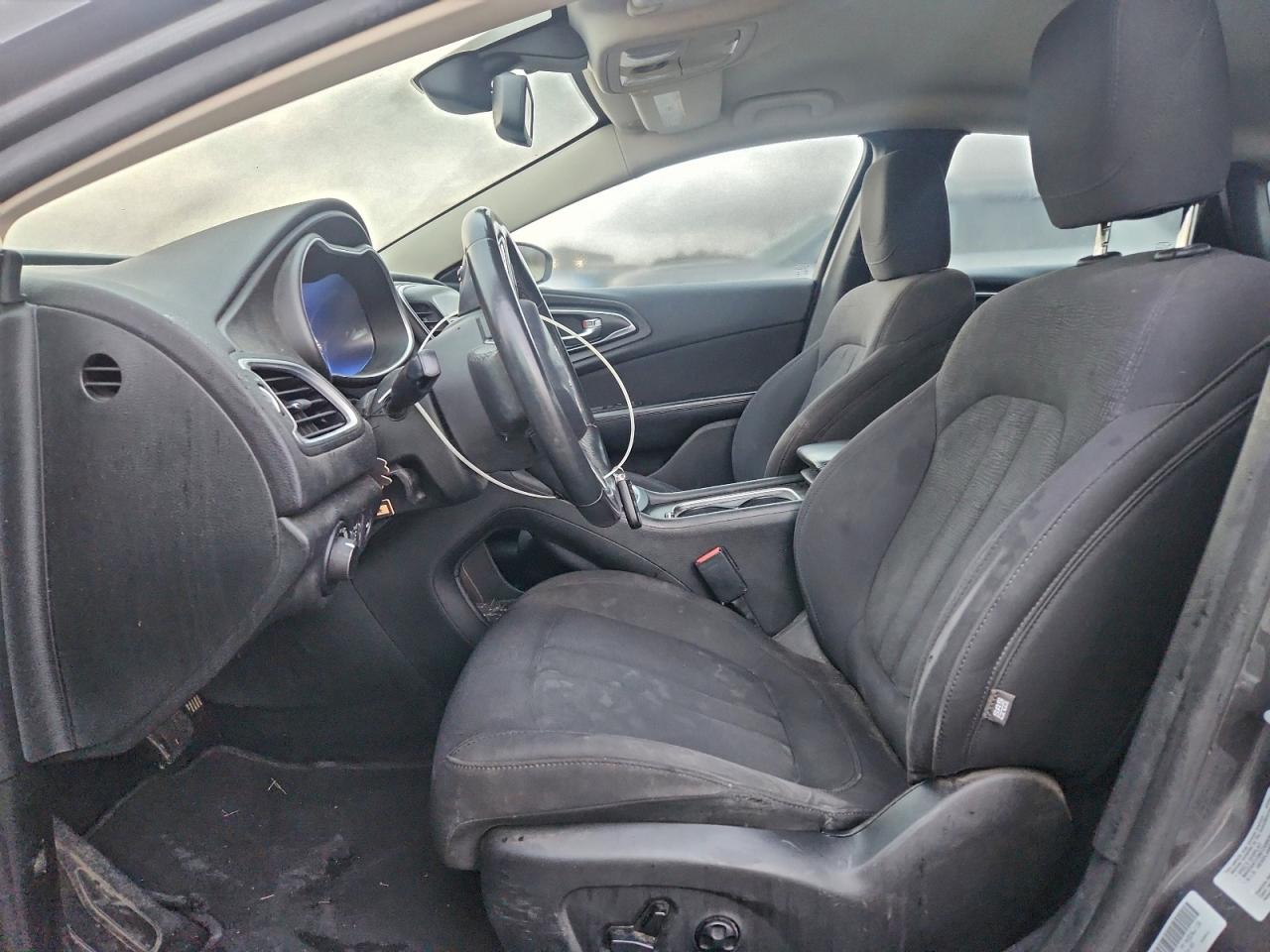 2015 Chrysler 200 Limited VIN: 1C3CCCAB4FN653565 Lot: 93690615