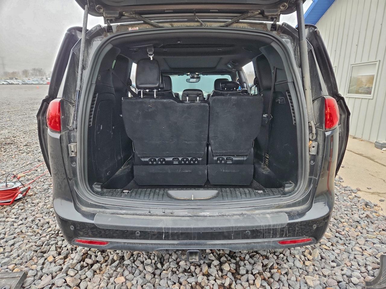 2018 Chrysler Pacifica Limited VIN: 2C4RC1GG9JR230828 Lot: 94069275