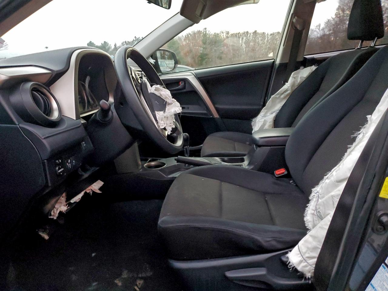 2015 Toyota Rav4 Le VIN: JTMBFREV5FJ028010 Lot: 94272295