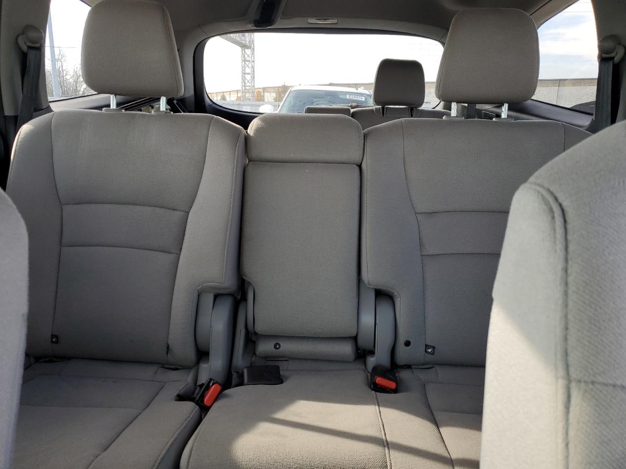 2018 Honda Pilot Lx VIN: 5FNYF6H1XJB033740 Lot: 93420815