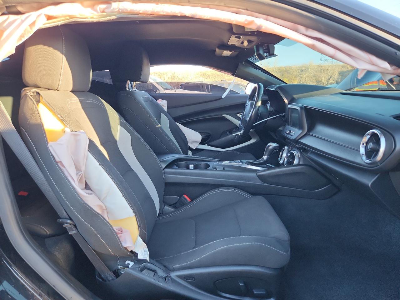 2018 Chevrolet Camaro Lt VIN: 1G1FB1RS1J0175480 Lot: 92318855