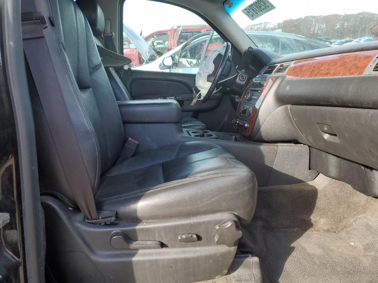 2013 Chevrolet Tahoe K1500 Lt VIN: 1GNSKBE01DR102505 Lot: 92987815