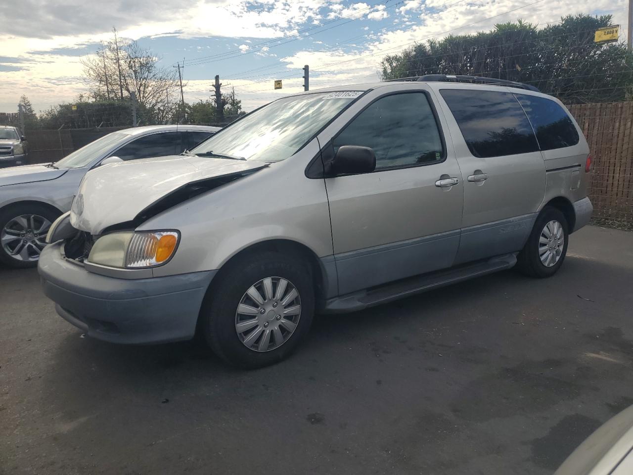 2002 Toyota Sienna Le