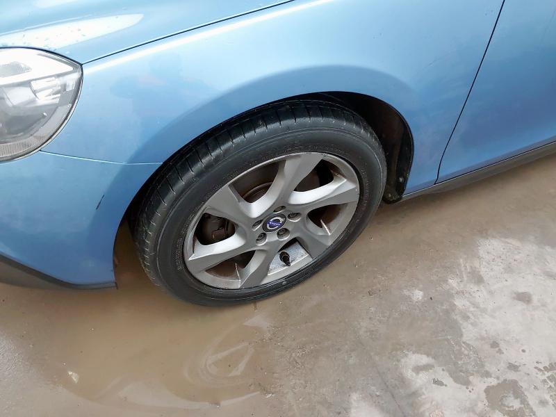 2015 VOLVO V40 D2 [120] CROSS COUNTRY LUX 5DR