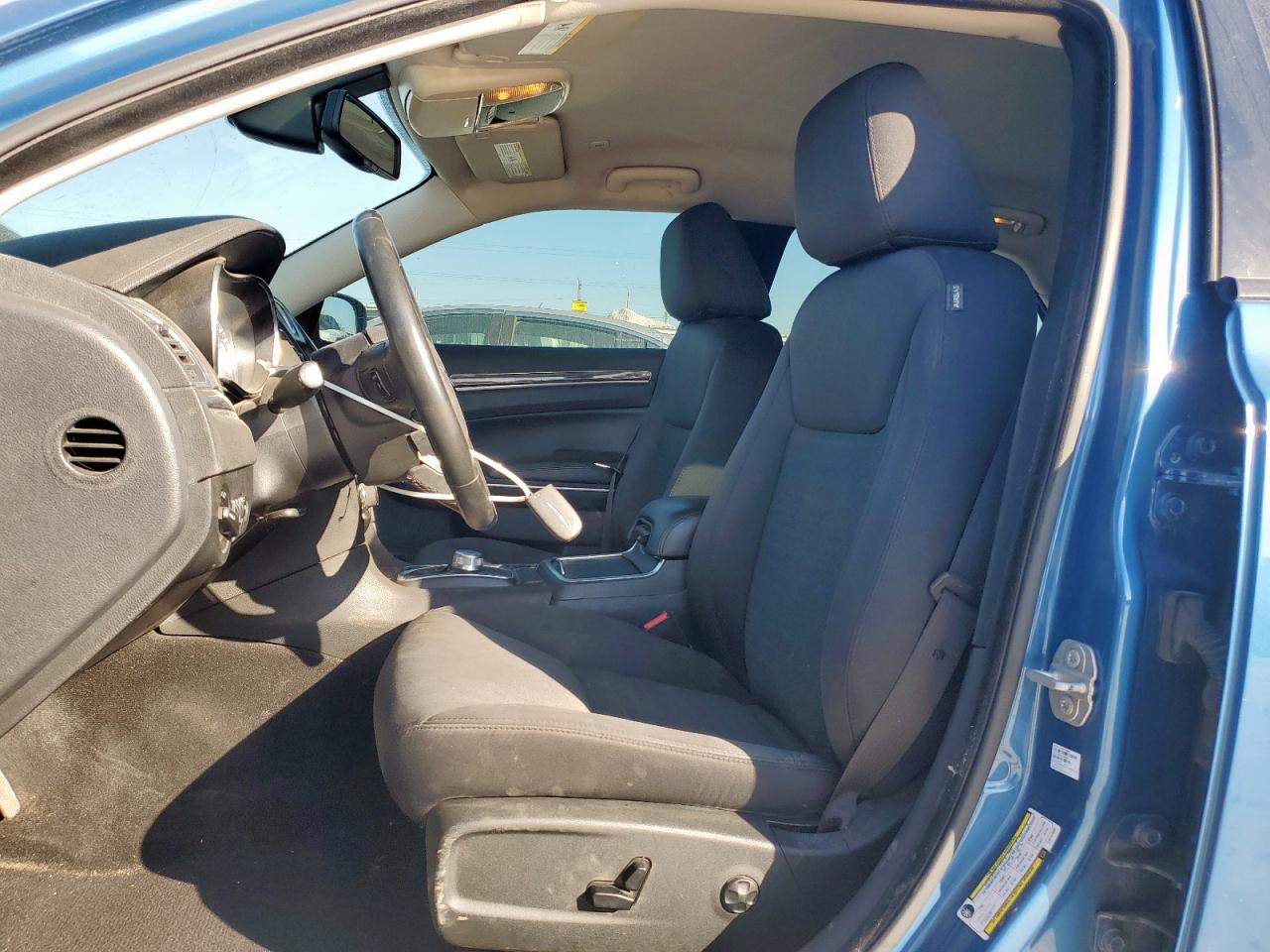 2020 Chrysler 300 Touring VIN: 2C3CCAAG7LH137592 Lot: 92877355