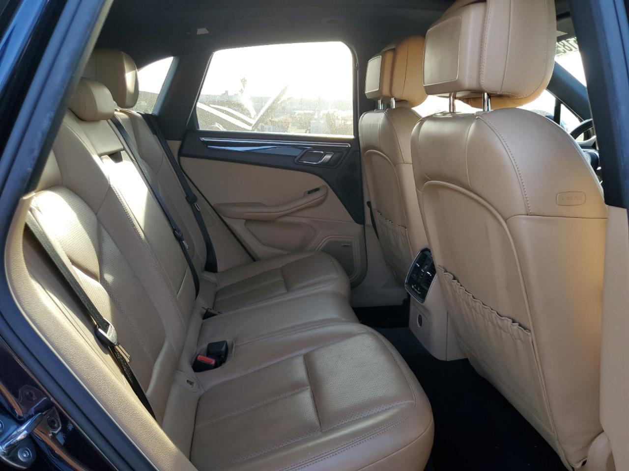 2018 Porsche Macan VIN: WP1AA2A57JLB02305 Lot: 92125185