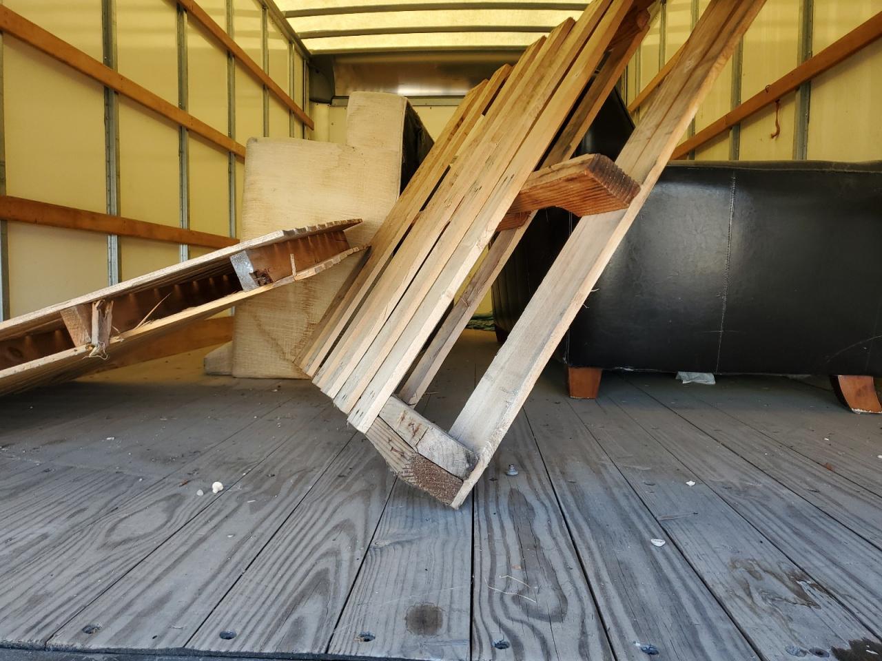 2019 Ford Econoline E350 Super Duty Cutaway Van VIN: 1FDWE3F68KDC37822 Lot: 89677785