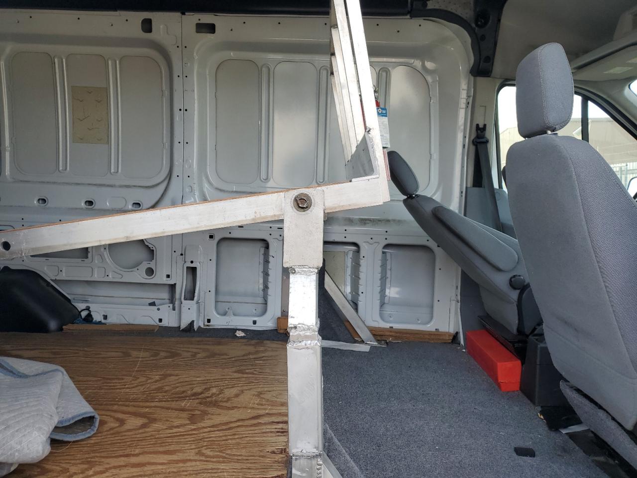 2015 Ford Transit Delivery Van VIN: 1FTNE2CM2FKA08325 Lot: 90752955