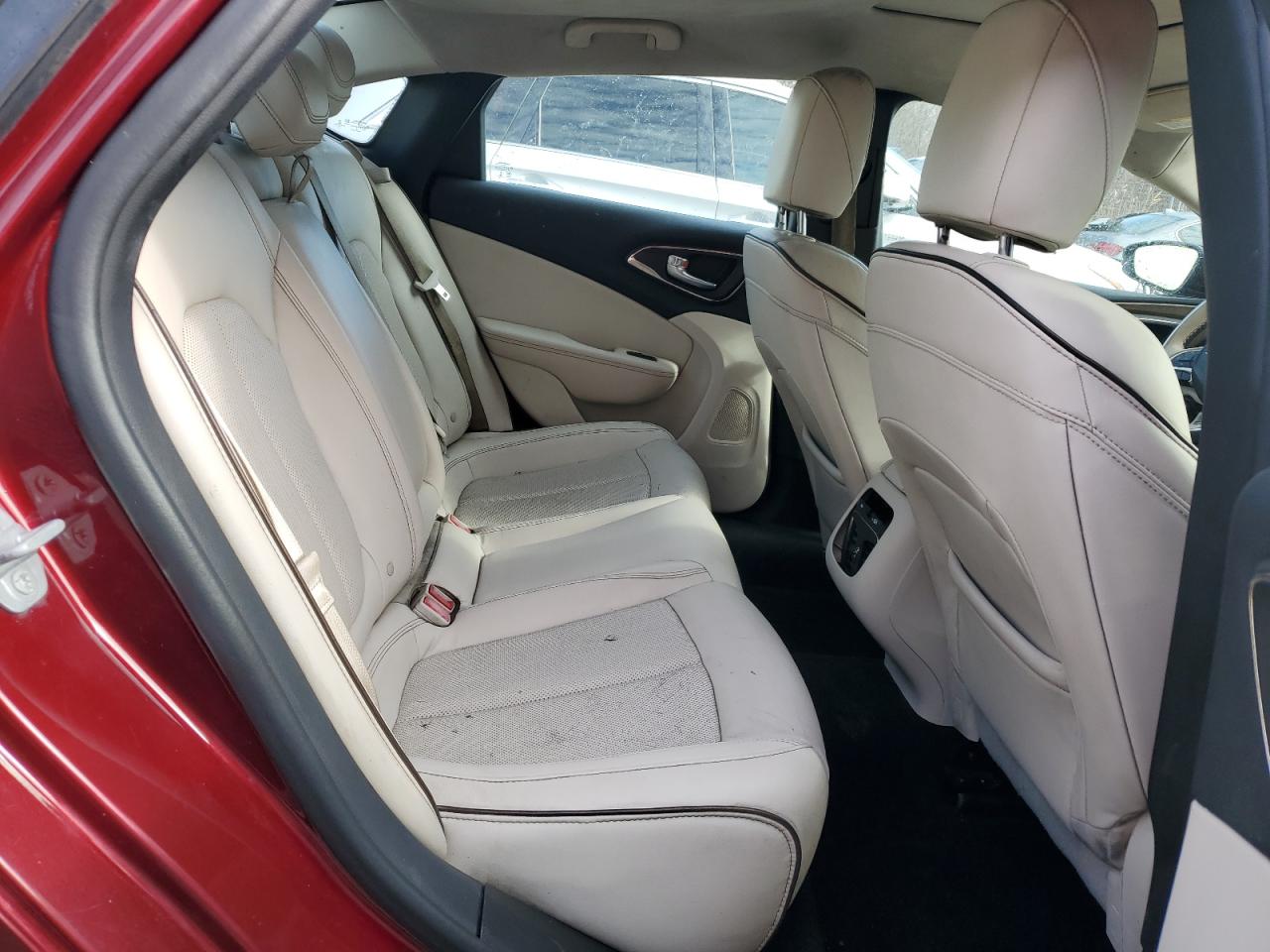 2015 Chrysler 200 C VIN: 1C3CCCEG0FN624330 Lot: 92374185