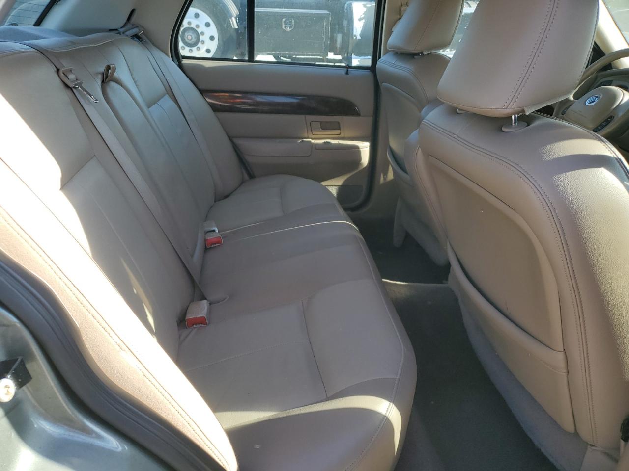 2004 Mercury Grand Marquis Gs VIN: 2MEFM74W64X687769 Lot: 91571145