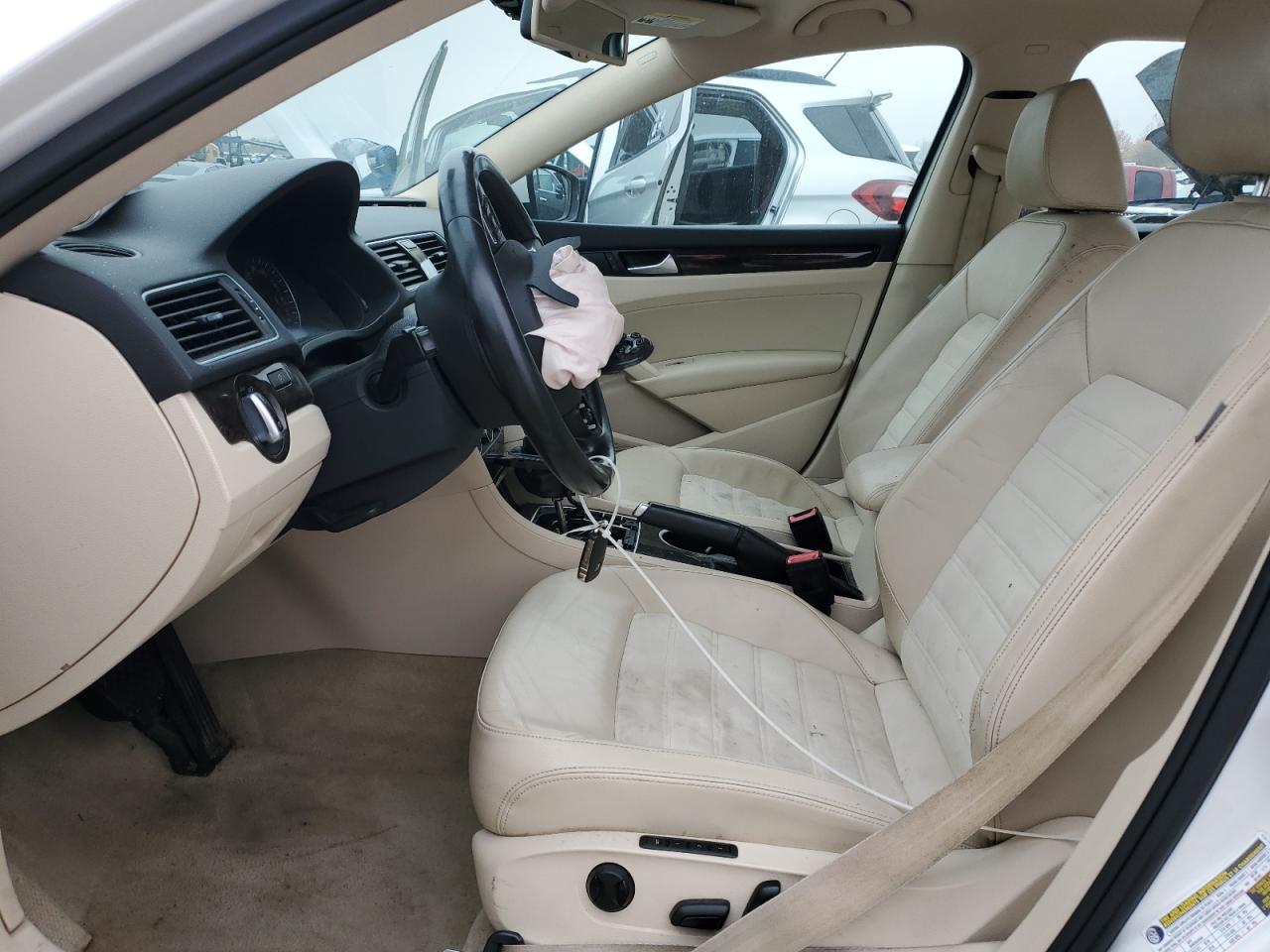 2014 Volkswagen Passat Sel VIN: 1VWCS7A36EC020166 Lot: 93400365