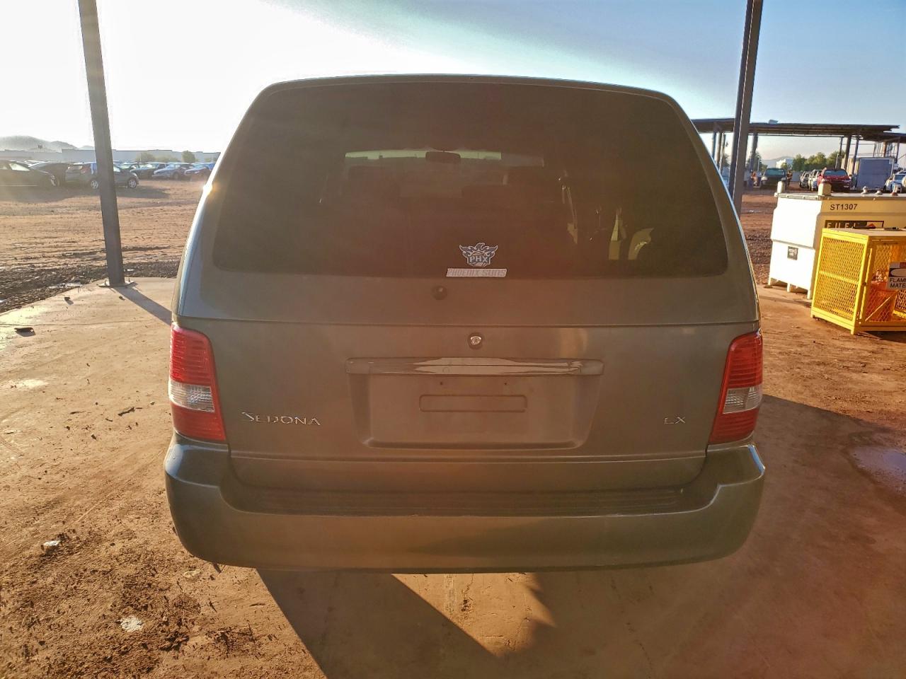 2004 Kia Sedona Ex VIN: KNDUP131646597732 Lot: 94150615