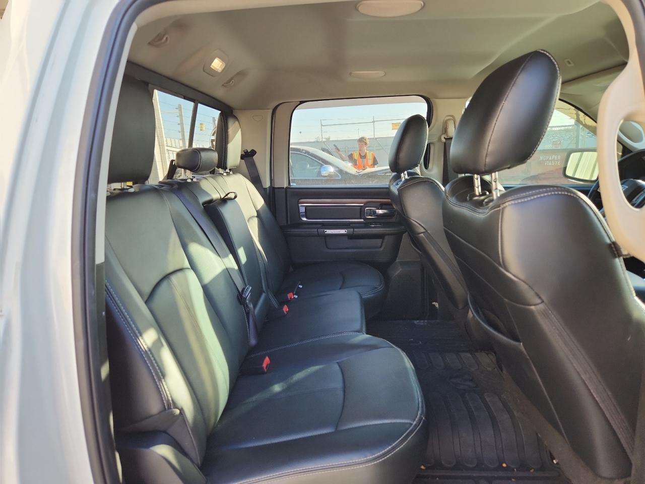 2018 Ram 1500 Laramie VIN: 1C6RR7NMXJS354395 Lot: 92949035