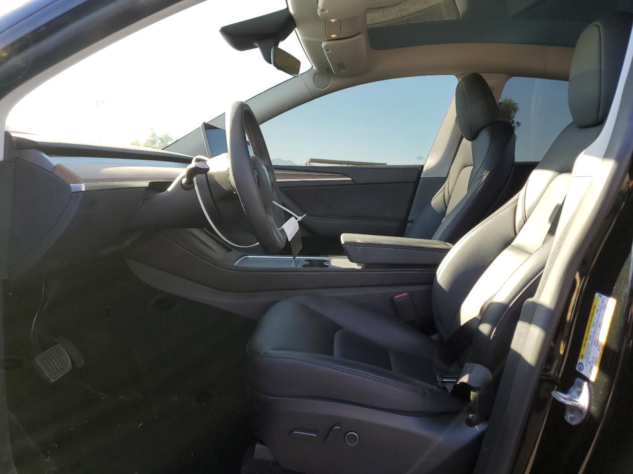 2025 Tesla Model Y VIN: 7SAYGDEE5SF233065 Lot: 91827385