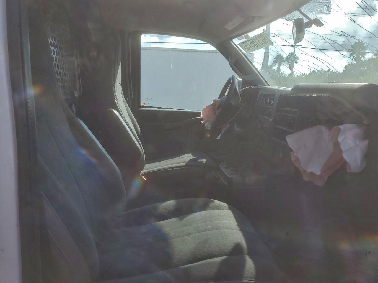 2020 Chevrolet Express G2500 VIN: 1GCWGAFG7L1230441 Lot: 92315575