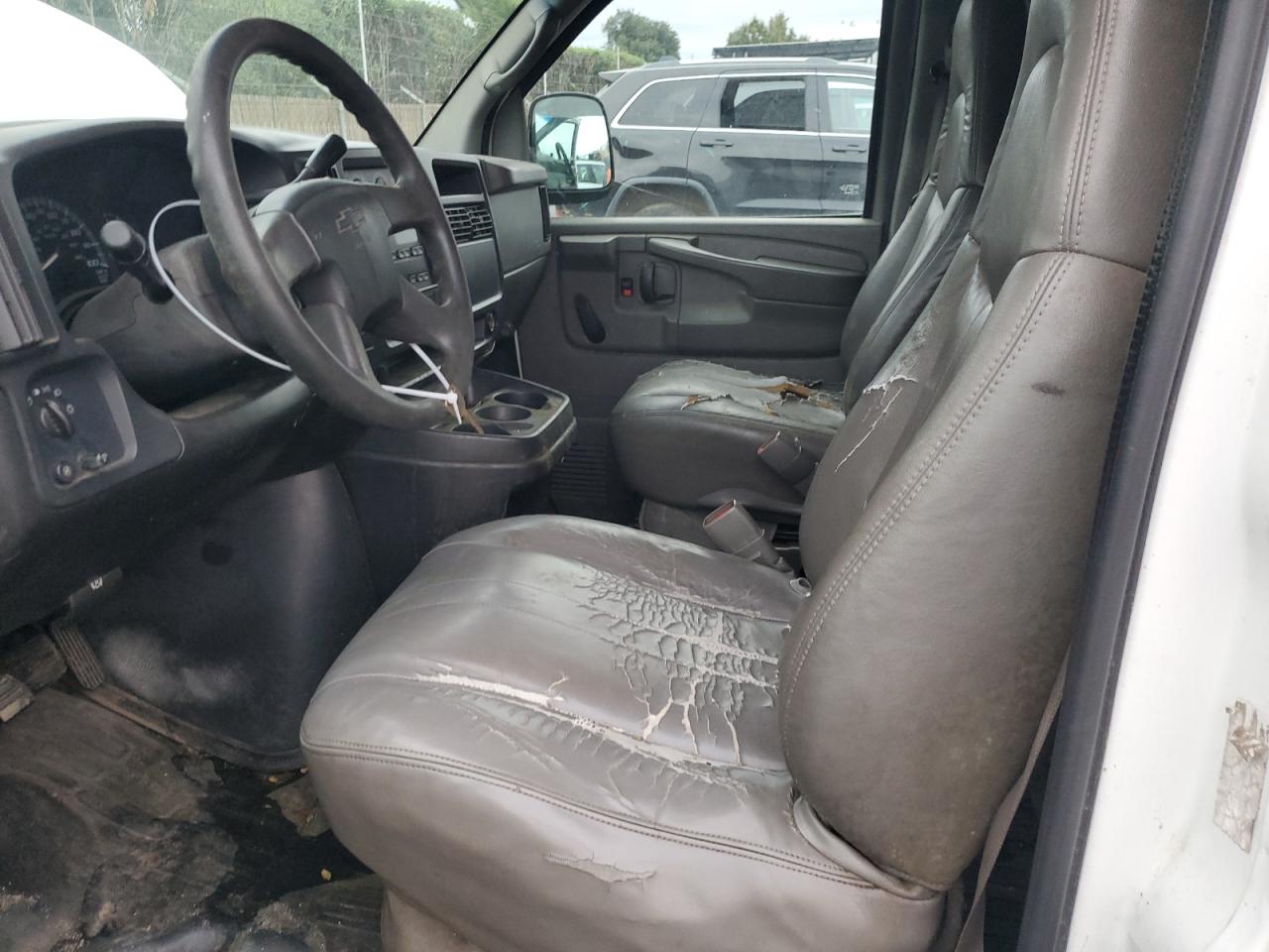 2004 Chevrolet Express G1500 VIN: 1GCFG15X541163650 Lot: 92534295