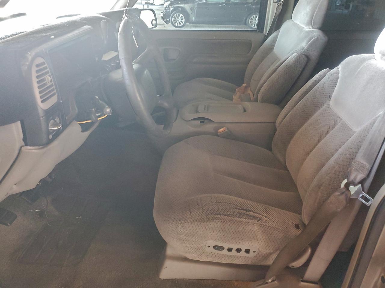 1999 Chevrolet Tahoe C1500 VIN: 1GNEC13R2XJ542855 Lot: 94631355