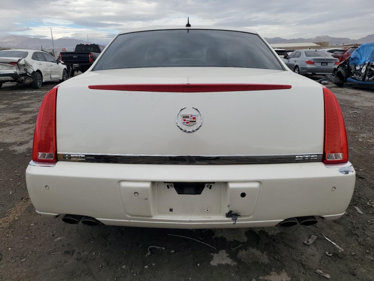2008 Cadillac Dts VIN: 1G6KD57Y88U197304 Lot: 92685175