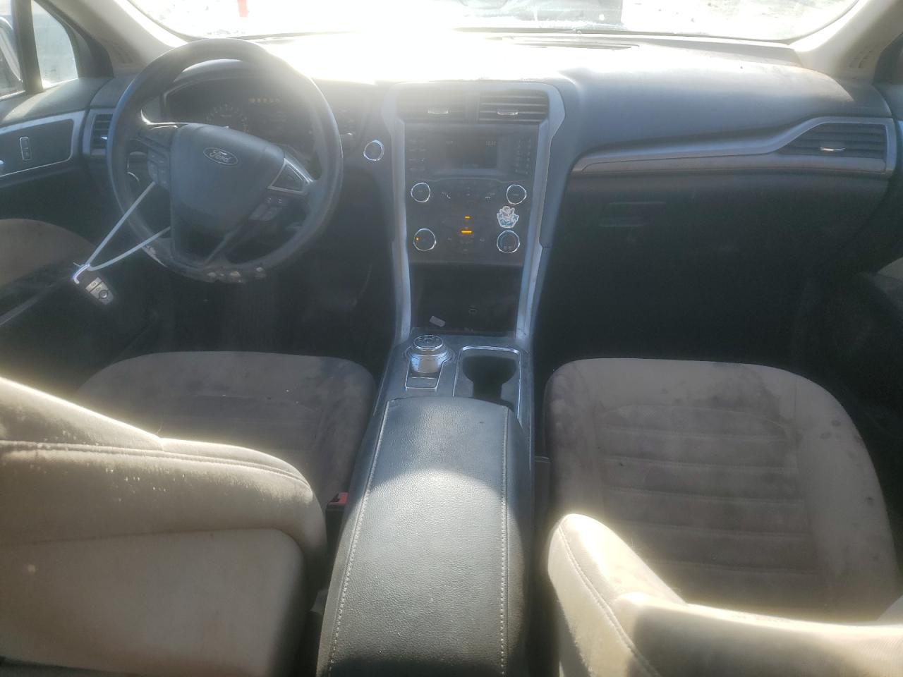 2019 Ford Fusion S VIN: 3FA6P0G75KR277096 Lot: 92204905