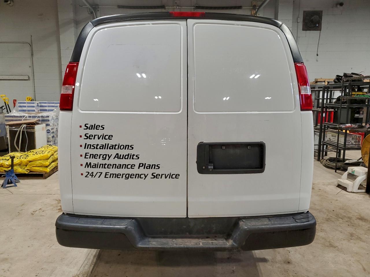 2018 GMC Savana G2500 VIN: 1GTW7AFP9J1172541 Lot: 90779565