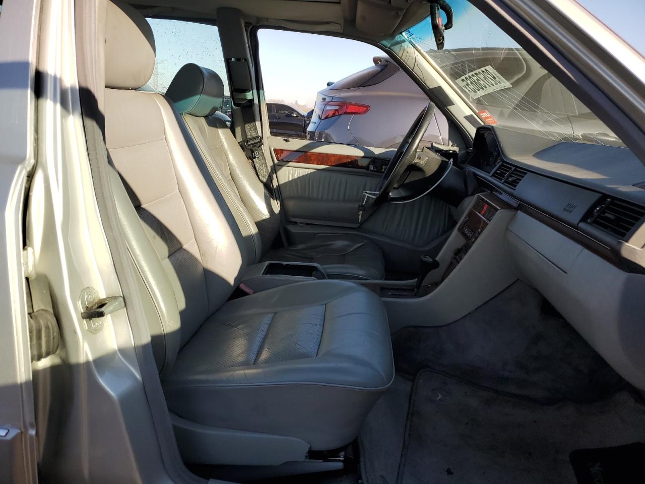 1994 Mercedes-Benz E 420 VIN: WDBEA34E6RC035095 Lot: 92675865