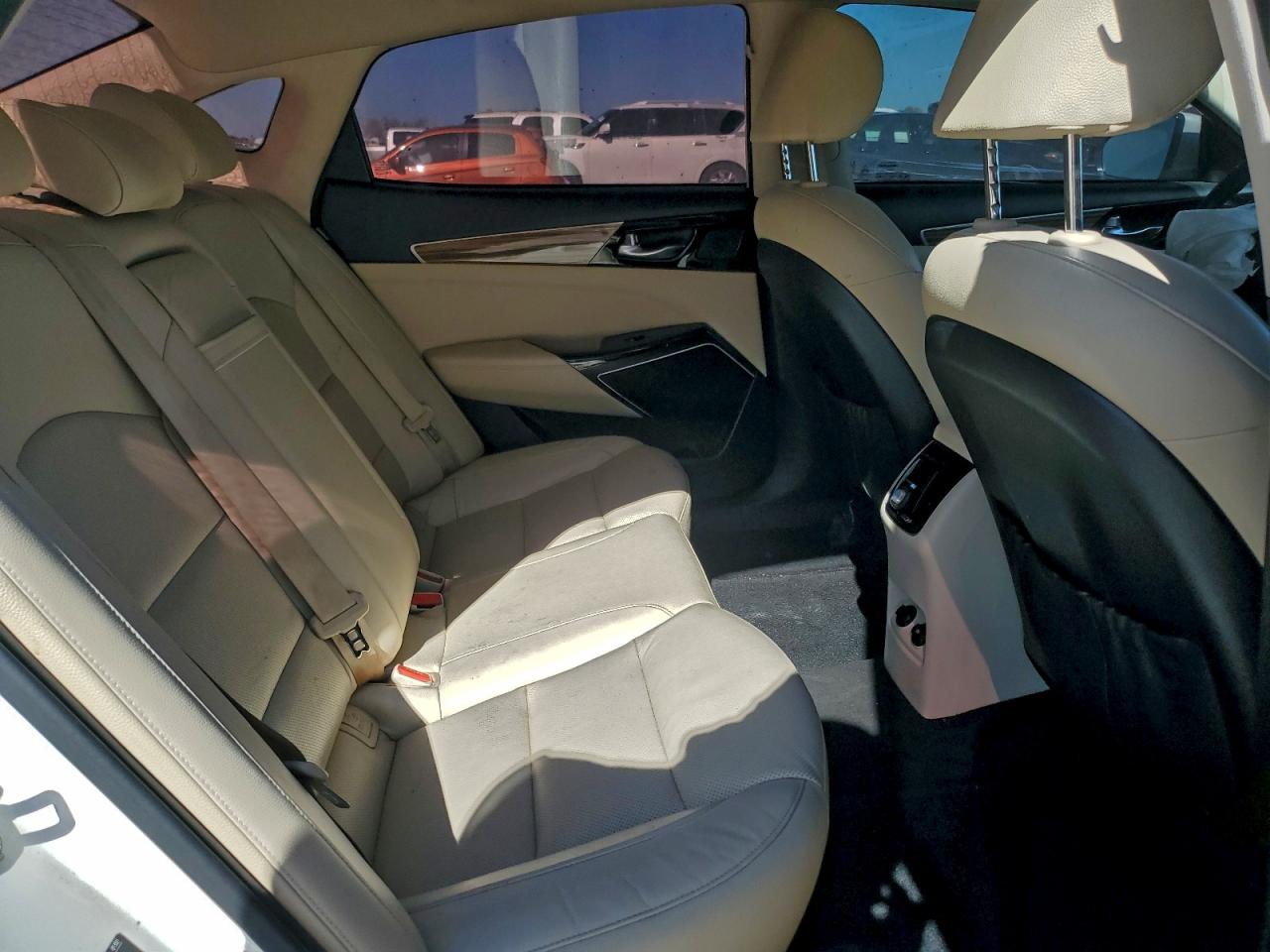 2017 Kia Cadenza Premium VIN: KNALB4J16H5044652 Lot: 94436885