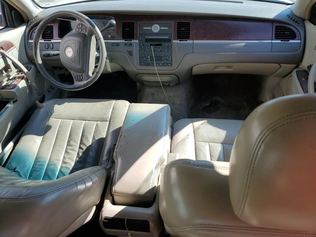 2003 Lincoln Town Car Executive VIN: 1LNHM81W73Y658246 Lot: 92934995