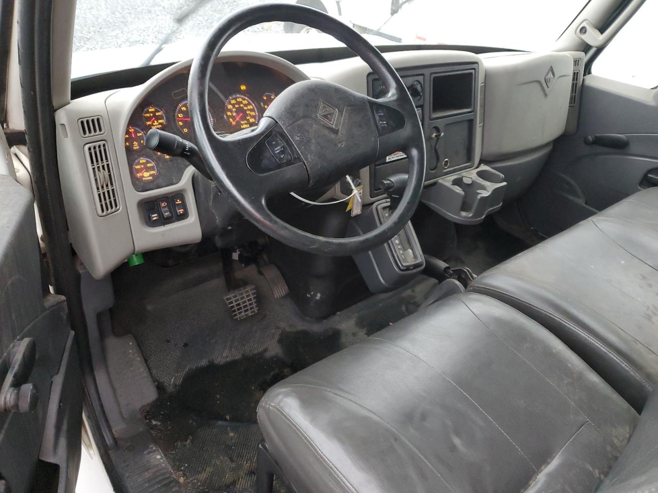 2017 International 4300 Box Truck VIN: 1HTMMMMM0HH636895 Lot: 93009155