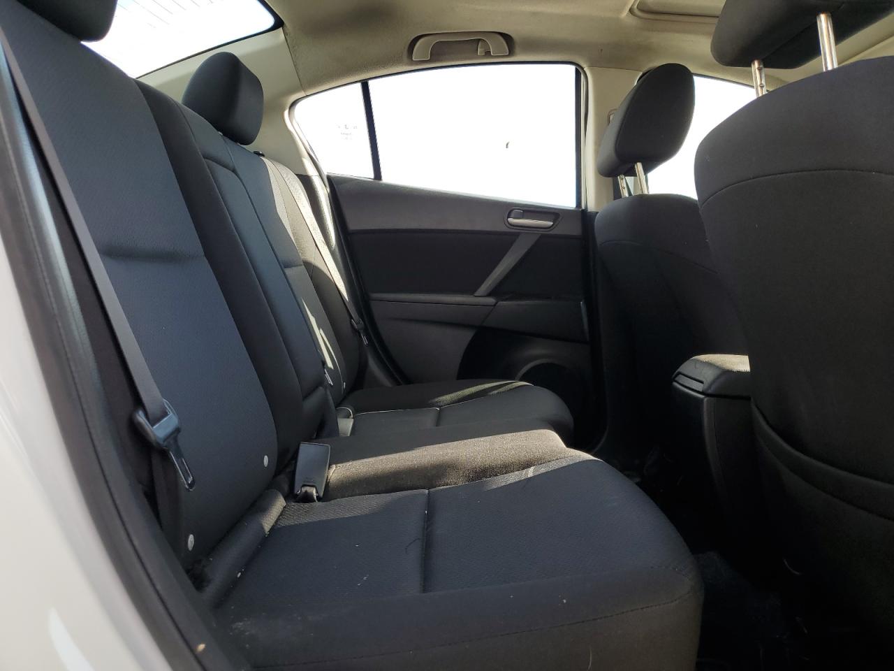 2011 Mazda 3 I VIN: JM1BL1VGXB1380425 Lot: 92133465