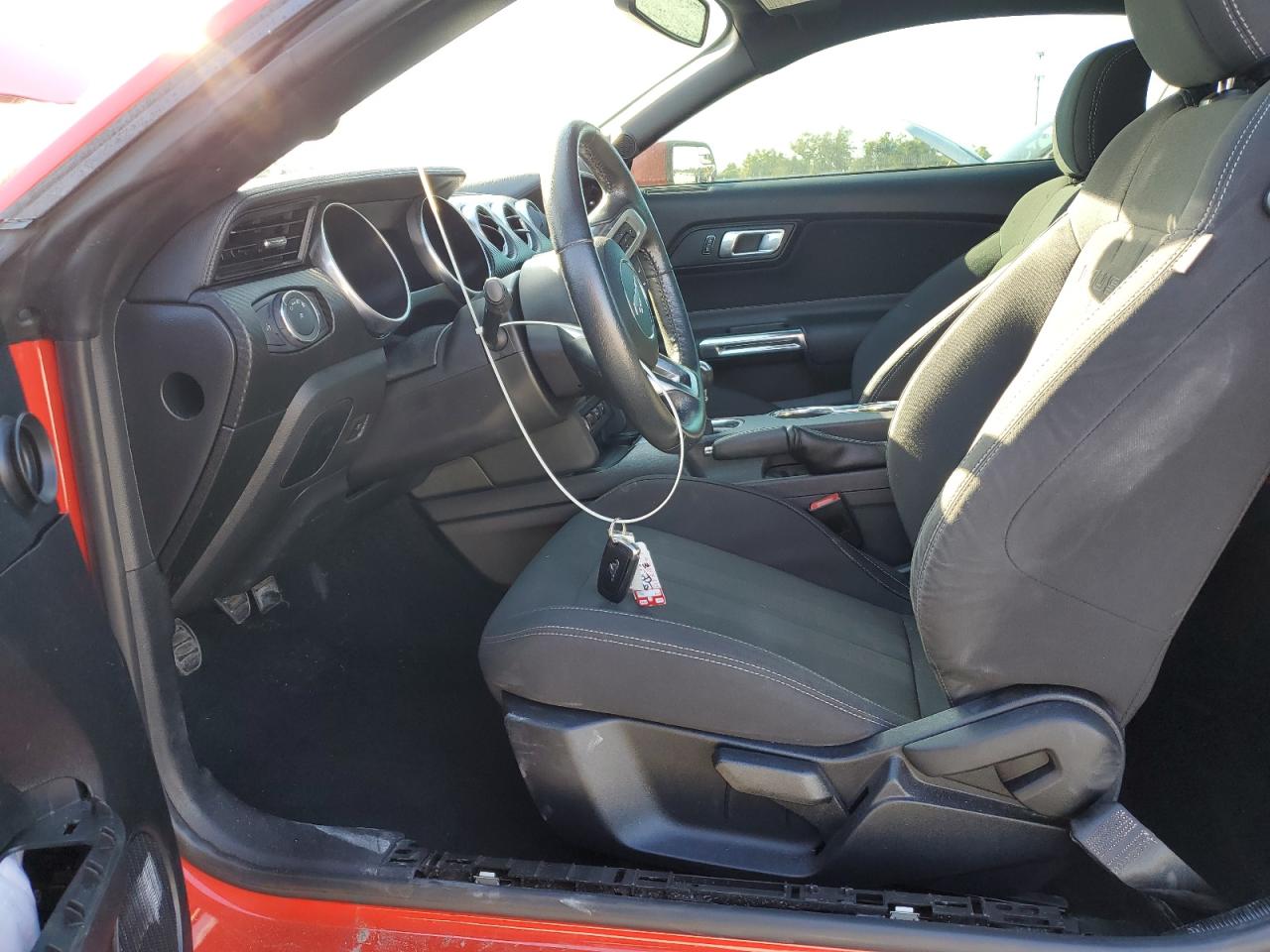 2019 Ford Mustang VIN: 1FA6P8THXK5199401 Lot: 92654205