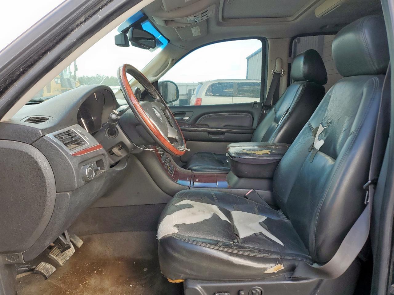 2007 Cadillac Escalade Luxury VIN: 1GYFK63857R133698 Lot: 93257715