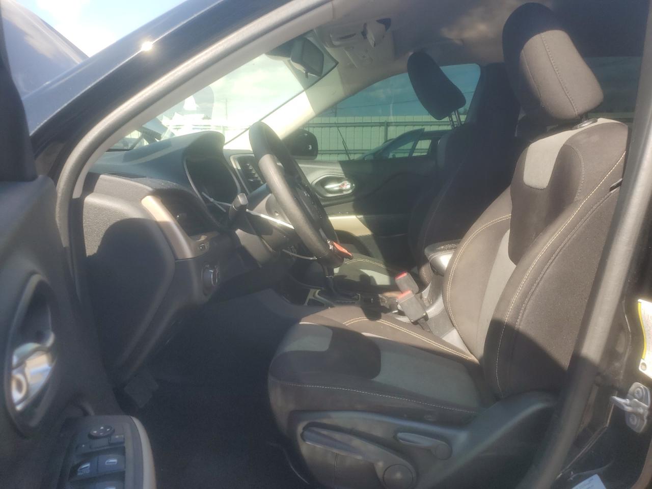 2017 Jeep Cherokee Sport VIN: 1C4PJLAB6HW669492 Lot: 92013335