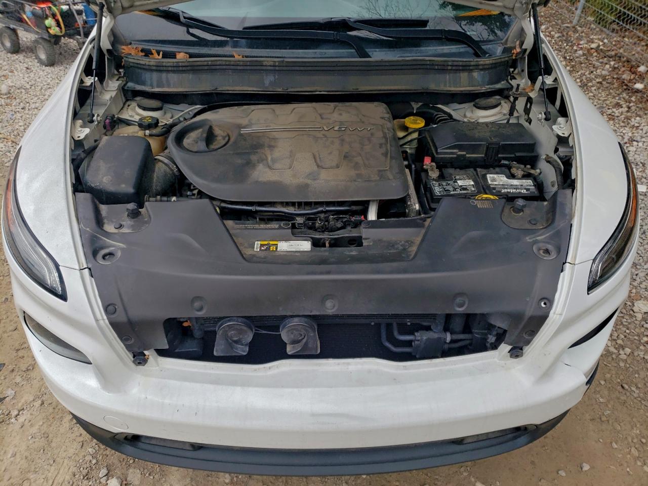 2015 Jeep Cherokee Latitude VIN: 1C4PJMCS2FW703895 Lot: 93817495