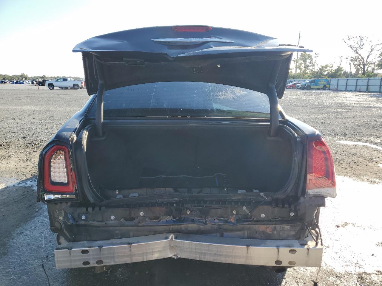 2019 Chrysler 300 S VIN: 2C3CCAGGXKH698357 Lot: 92730775