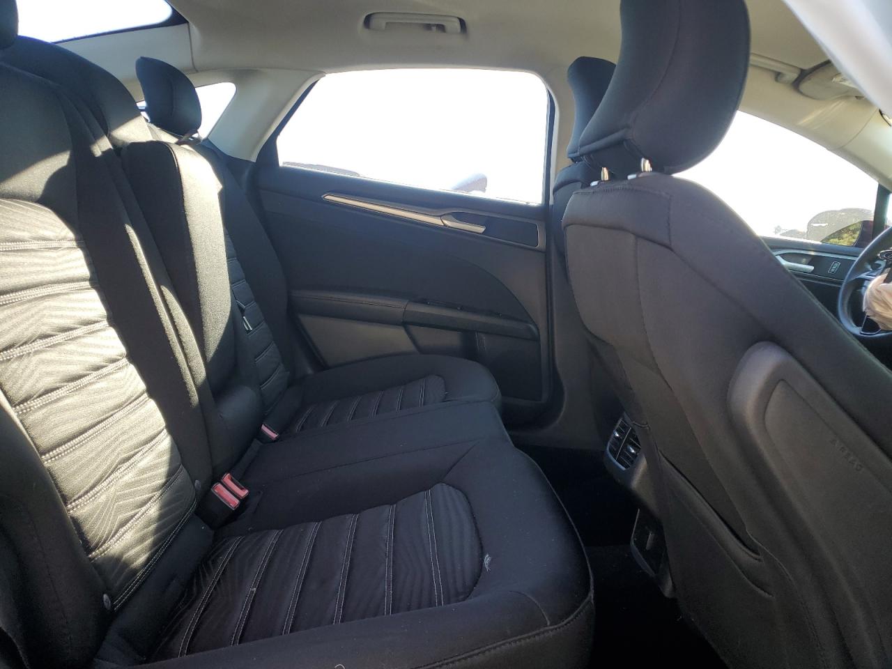 2016 Ford Fusion Se VIN: 3FA6P0H72GR375752 Lot: 92313995