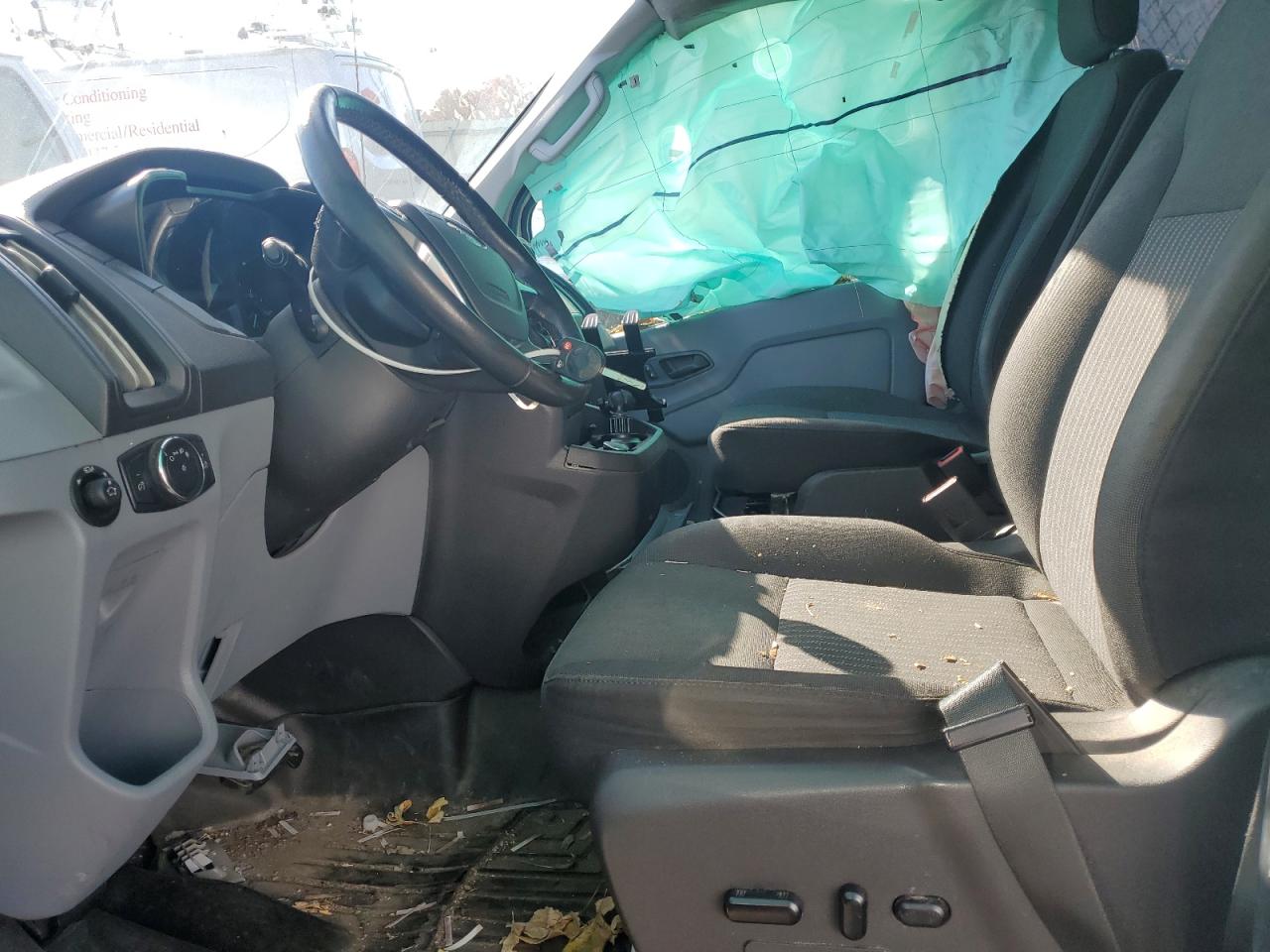 2019 Ford Transit 250 Utility / Service Van VIN: 1FTYR1ZM0KKB40044 Lot: 92862685