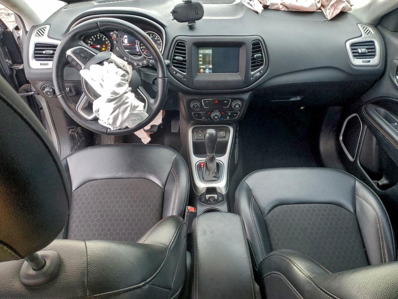 2019 Jeep Compass Latitude VIN: 3C4NJCBB2KT692710 Lot: 94556005