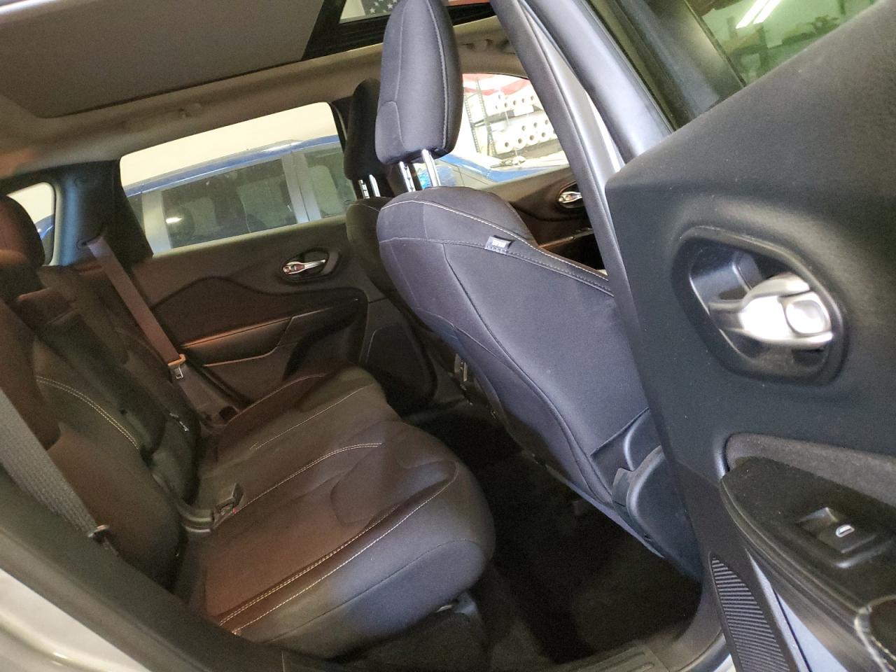 2015 Jeep Cherokee Latitude VIN: 1C4PJMCS2FW774952 Lot: 91214375