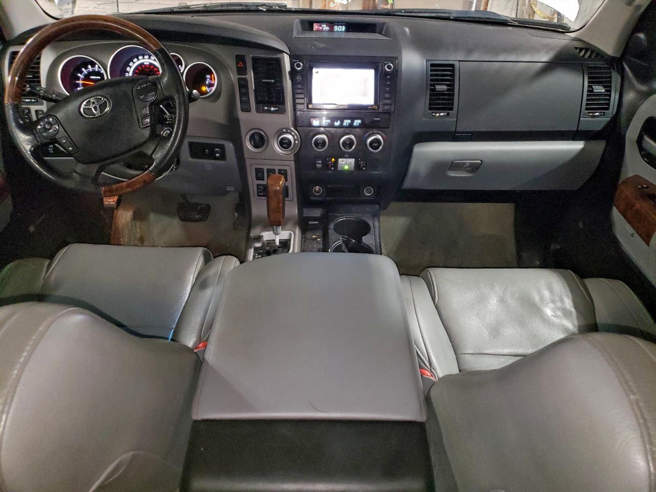 2010 Toyota Sequoia Platinum VIN: 5TDDY5G16AS031001 Lot: 94218625